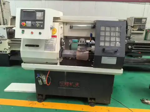 เครื่องกลึง CNC ขนาดเล็ก Hengjing CJK 6130 มือสอง