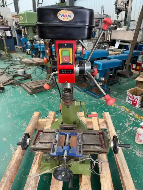 Máy khoan phay hạng nhẹ Xiling ZX 7016 đã qua sử dụng