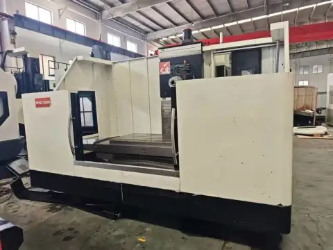 Pusat Pemesinan Vertikal Zhengquan MVC-1290 Bekas dengan FANUC 0i-MF Plus