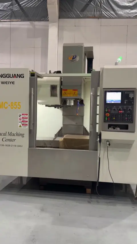 Centro de mecanizado vertical HONGGUANG WEIYE 855 L (VMC-855) de segunda mano con Mitsubishi M 80