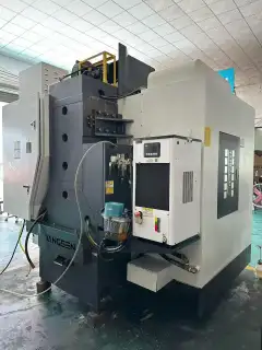 Used Yangsen YSV-855 Vertical Machining Center with Mitsubishi M 80 photo 3