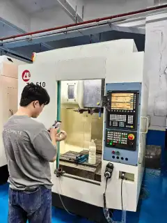 Used LK TC-510 Vertical Machining Center with Siemens 828 D Control photo 4