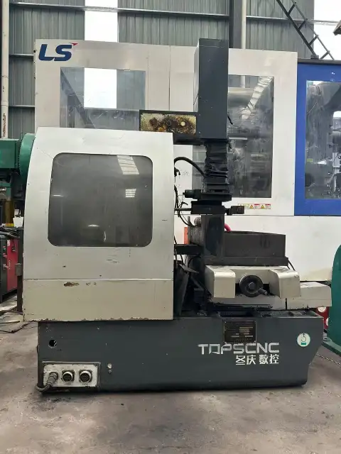Mesin EDM Wire Cut CNC Bekas Dongqing DK 7732 ZB