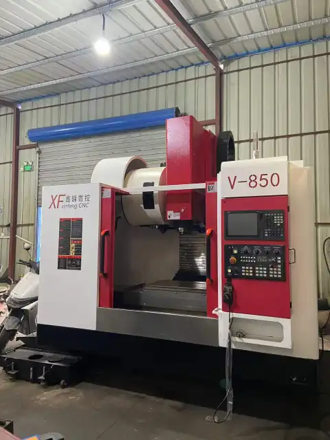 Used Xinfeng V 850 Vertical Machining Center with Mitsubishi M 80 Control