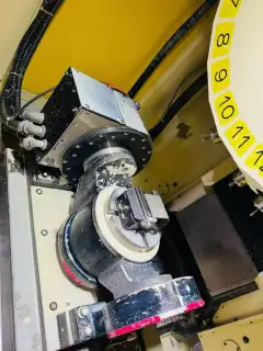 Used FANUC Robodrill α-D 21 MiB 5-Axis Vertical Machining Center photo 2