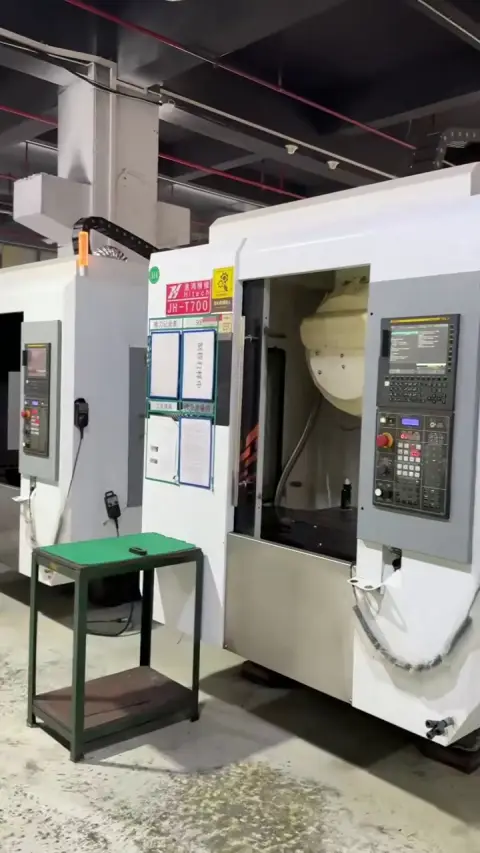 ศูนย์เจาะและต๊าป Hitech JH-T 700 T 7/T 6 - 20,000 rpm FANUC Plus