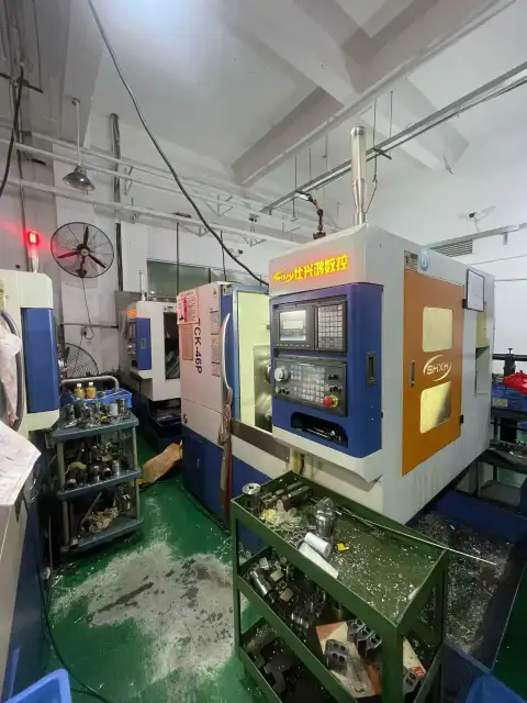 مخرطة CNC مستعملة Shixinghong TCK-46 P مع تحكم SYNTEC 22 TA