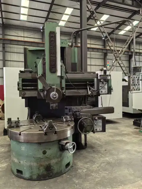 Mesin Bubut Vertikal Qiqihar No.1 Machine Tool Works C 5116 E x 10/5 Bekas