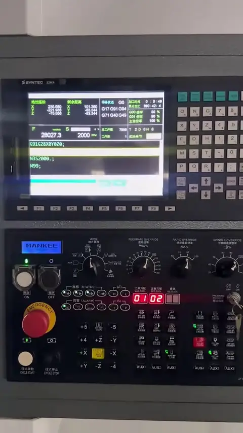 Centro de mecanizado vertical MANKEE 850 usado con SYNTEC 22 MA
