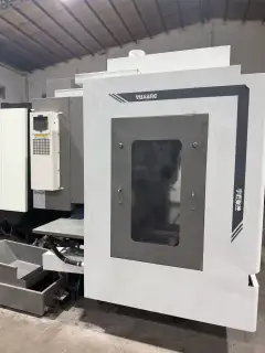 Used YUJIANG T 6 Vertical Drilling and Tapping Center with Mitsubishi M 80 photo 5