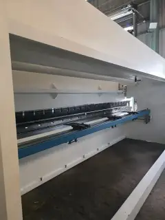 Used Sanxin Heavy Industry 200 T/6000 Dual-Servo CNC Press Brake with TP 10 S Control photo 2