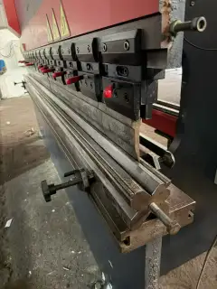 Used RuiKe 10032 Dual-Servo CNC Press Brake photo 3