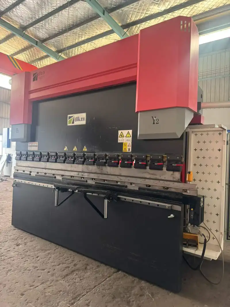 Used dllkzn 170-Ton 3200 mm Electro-Hydraulic 4+1 Axis CNC Press Brake with Delem DA-53 T Control photo 1
