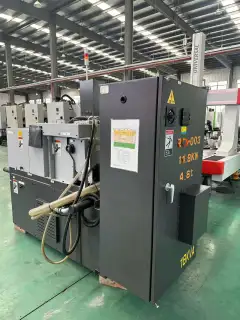 Used Tsugami R 30 A Heavy-Duty Thread Rolling Machine photo 8