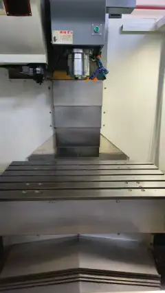Used Longze Hujiang TV 116-L 2 BT50 Vertical Machining Center photo 6