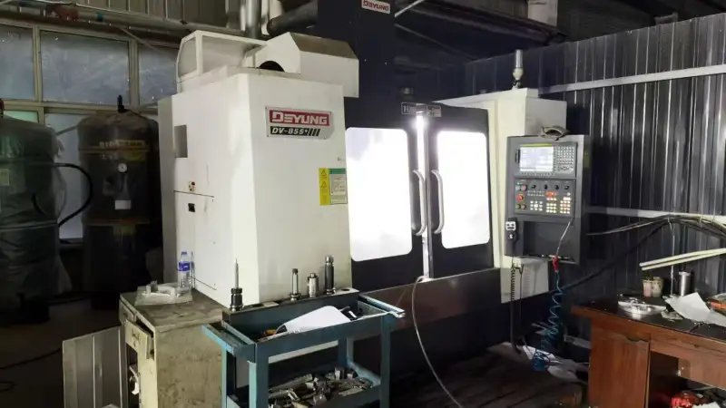 Used Deyang 855 Vertical Machining Center with FANUC Control photo 1