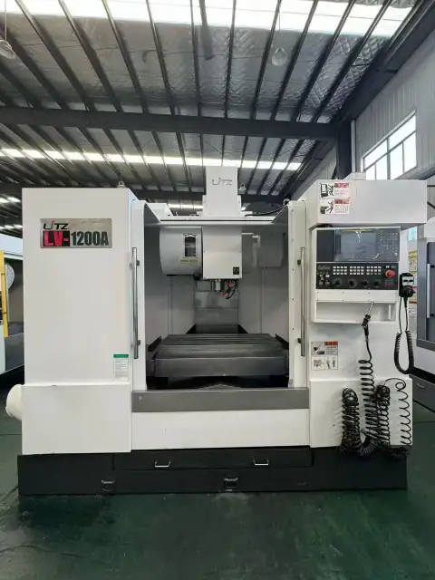 Centro de mecanizado vertical LITZ 1200 BT40 de segunda mano, 12,000 rpm