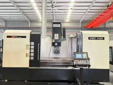 Centro de mecanizado vertical Yitong 1580 usado con FANUC 0i-MF