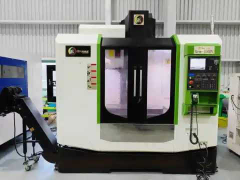Centro de mecanizado vertical Gromax GRM-1060 V de segunda mano con control Mitsubishi M 80