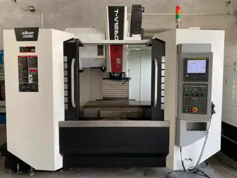Centro de mecanizado vertical de servicio pesado Taikan T-V 1260 usado con control FANUC MF