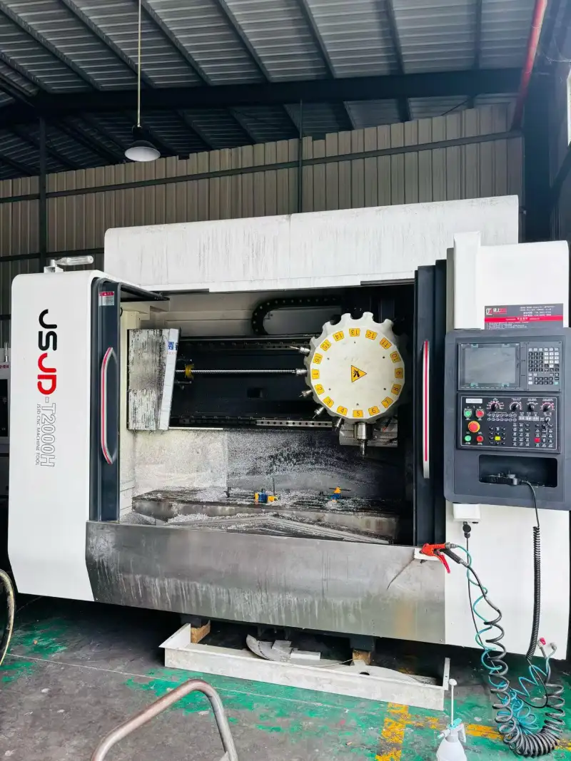 Used T-2000 H Vertical Drilling and Tapping Center with BT40 Spindle photo 1
