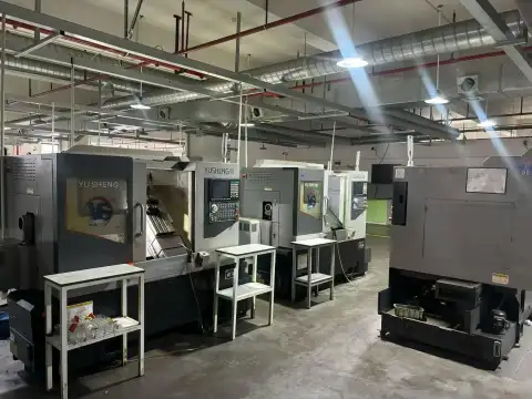 เครื่องกลึง CNC แบบ gang Yusheng 36 มือสอง
