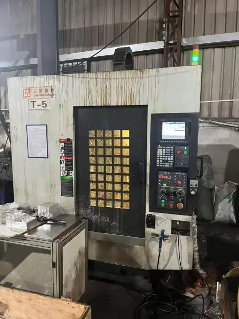 Used Zhiyuan T 5 Vertical Machining Center with Mitsubishi M 70 Control, 16-Tool Magazine, 15,000 rpm