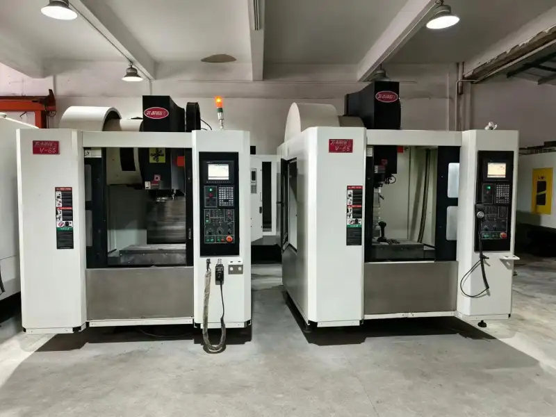 Used JiRFINE V6 Vertical Machining Center, Mitsubishi M70 Control, BT40 12,000 rpm, Year 2000 photo 1