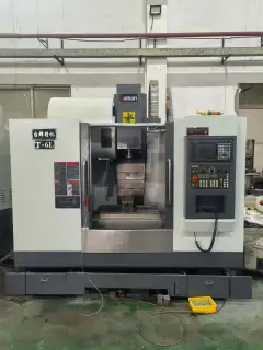Used 650 L Vertical Machining Center with Mitsubishi M 80 Control and BT40 Spindle photo 1