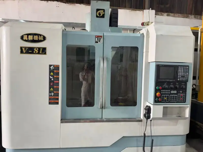 Used Chaoqun 850 L Vertical Machining Center with Mitsubishi M 70 Control photo 1