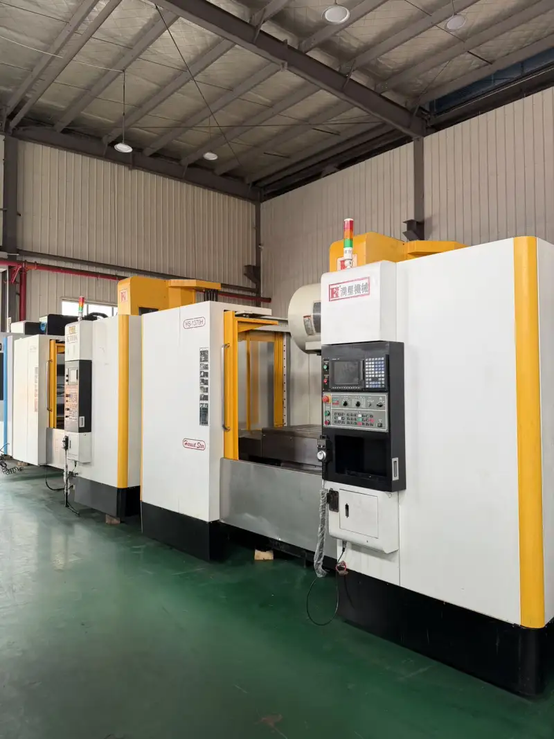 Used Runstar 1370 Vertical Machining Center with Mitsubishi M 70 Control photo 1