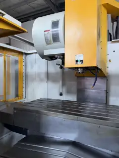 Used Runstar 1370 Vertical Machining Center with Mitsubishi M 70 Control photo 5