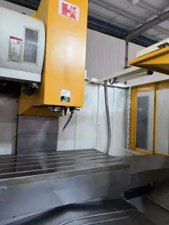 Used Runstar 1370 Vertical Machining Center with Mitsubishi M 70 Control photo 6