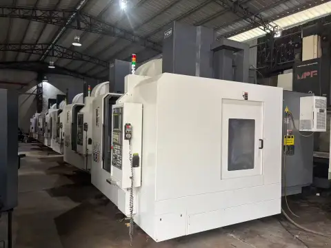 İkinci El YCM WV 108 B Dik İşleme Merkezi, FANUC 32 i-MB ve BT50 Dişli Kafalı İş Mili