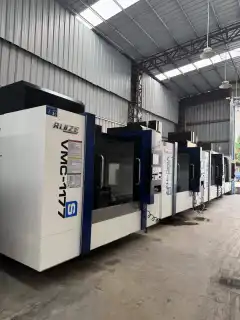 Used RUIZE VMC-1177 Heavy-Duty Vertical Machining Center photo 5