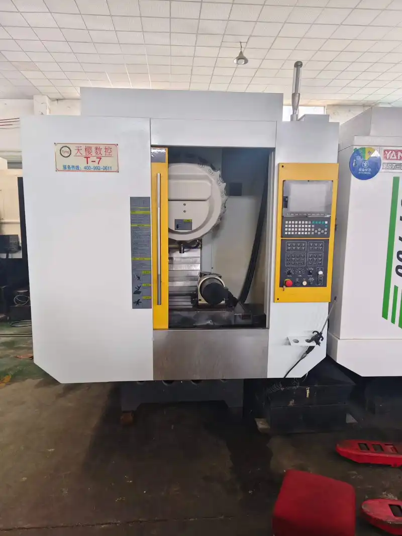 Used Tianying T-7 Vertical Machining Center with SYNTEC 22 MA and 4 th-Axis Rotary Table photo 1