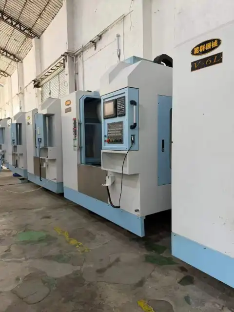 Mitsubishi M 70 V Kontrollü İkinci El Chaoqun V-6 L Dikey İşleme Merkezi