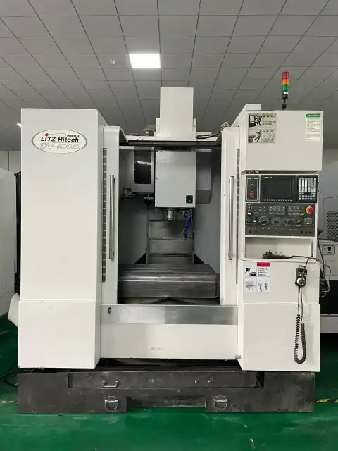 เครื่องแมชชีนนิ่งเซ็นเตอร์แนวตั้ง LITZ DV-1000 มือสอง พร้อมระบบควบคุม Mitsubishi M 70
